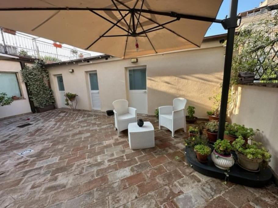 Affittacamere Il Cortile Chiaravalle Marche Extérieur photo